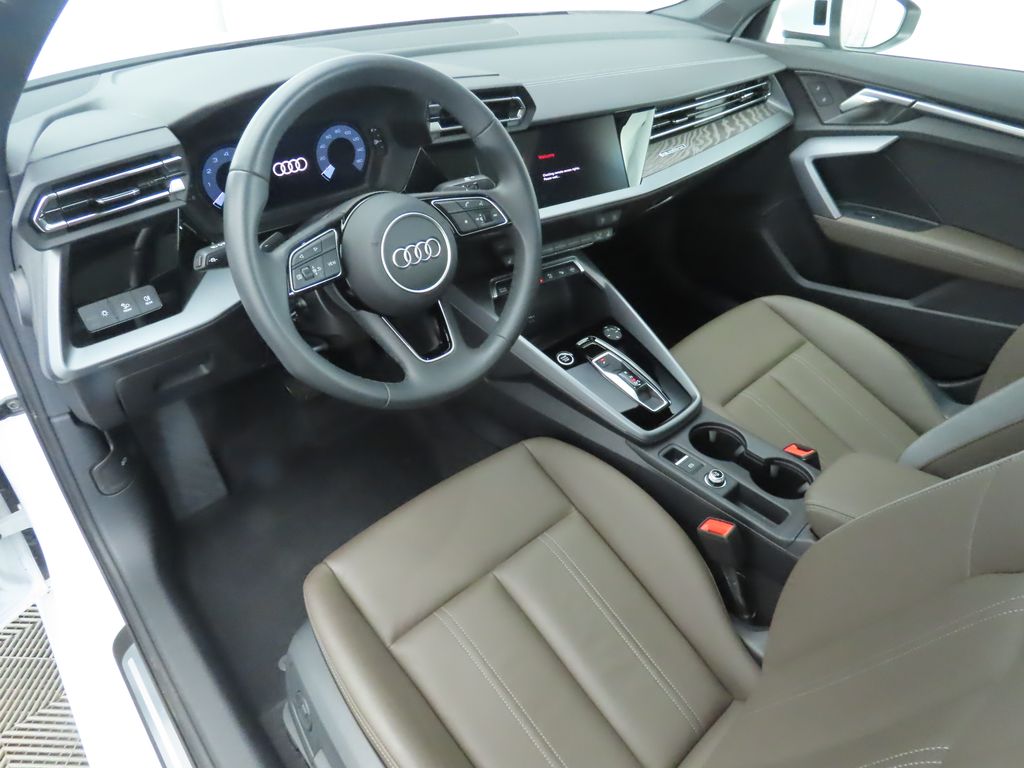 Vehicle image 20 of 35