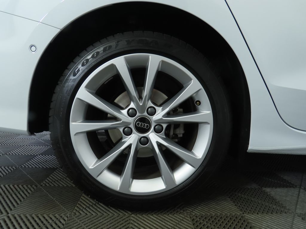 Vehicle image 13 of 35