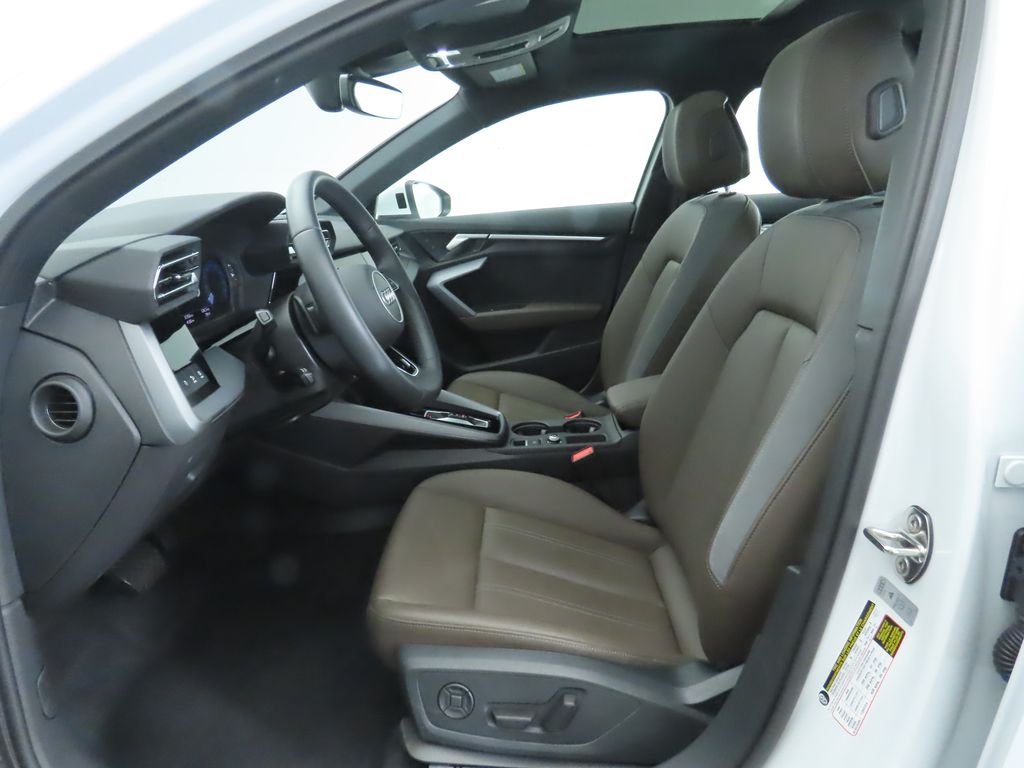Vehicle image 17 of 35
