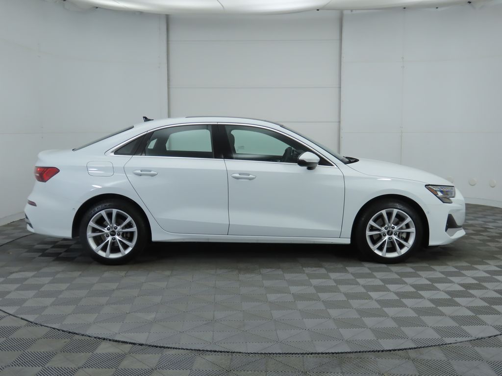 Vehicle image 4 of 35