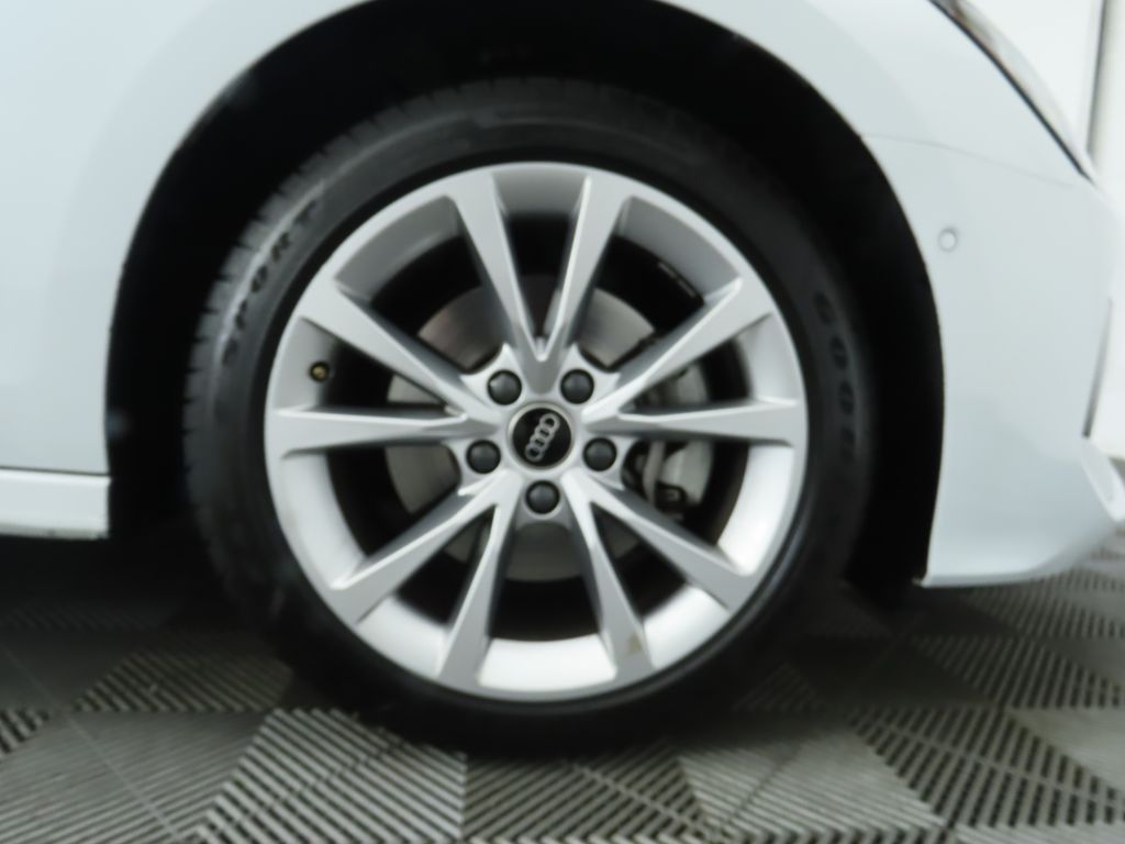 Vehicle image 11 of 35