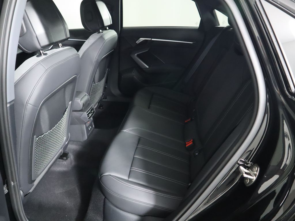 Vehicle image 23 of 34