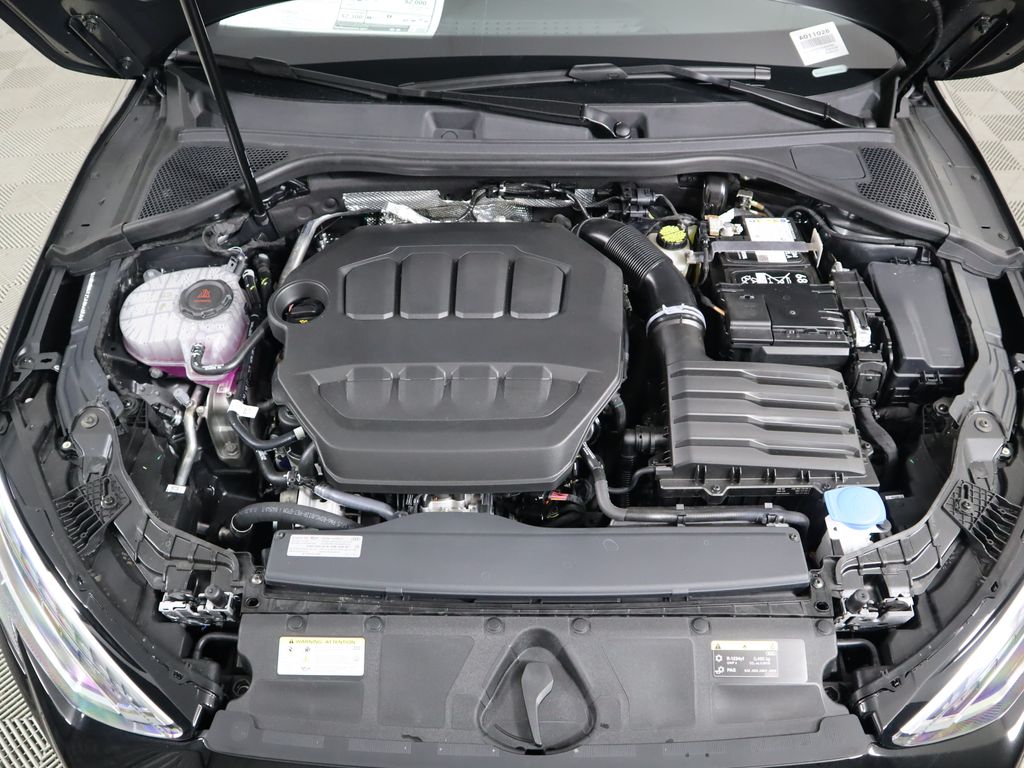 Vehicle image 31 of 34