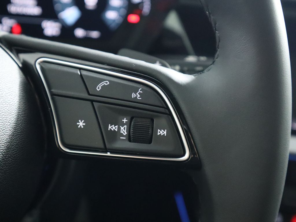 Vehicle image 14 of 34