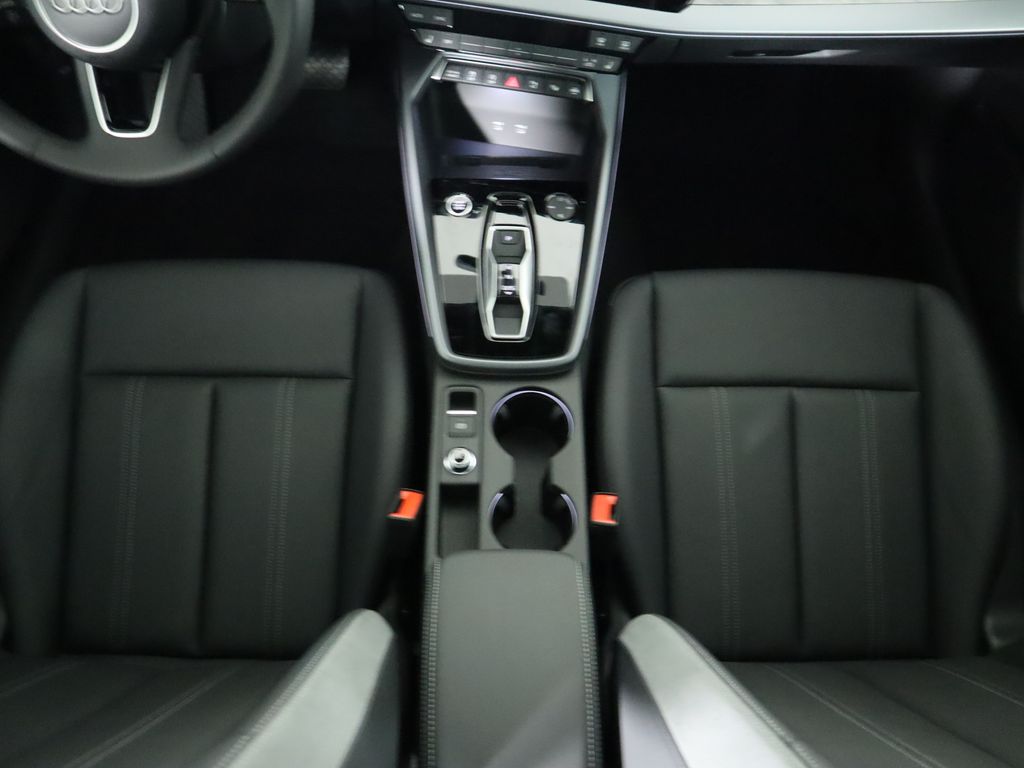 Vehicle image 18 of 34