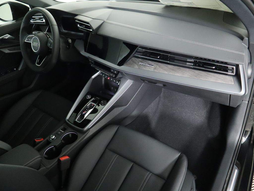 Vehicle image 19 of 34