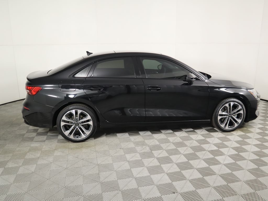 Vehicle image 5 of 34
