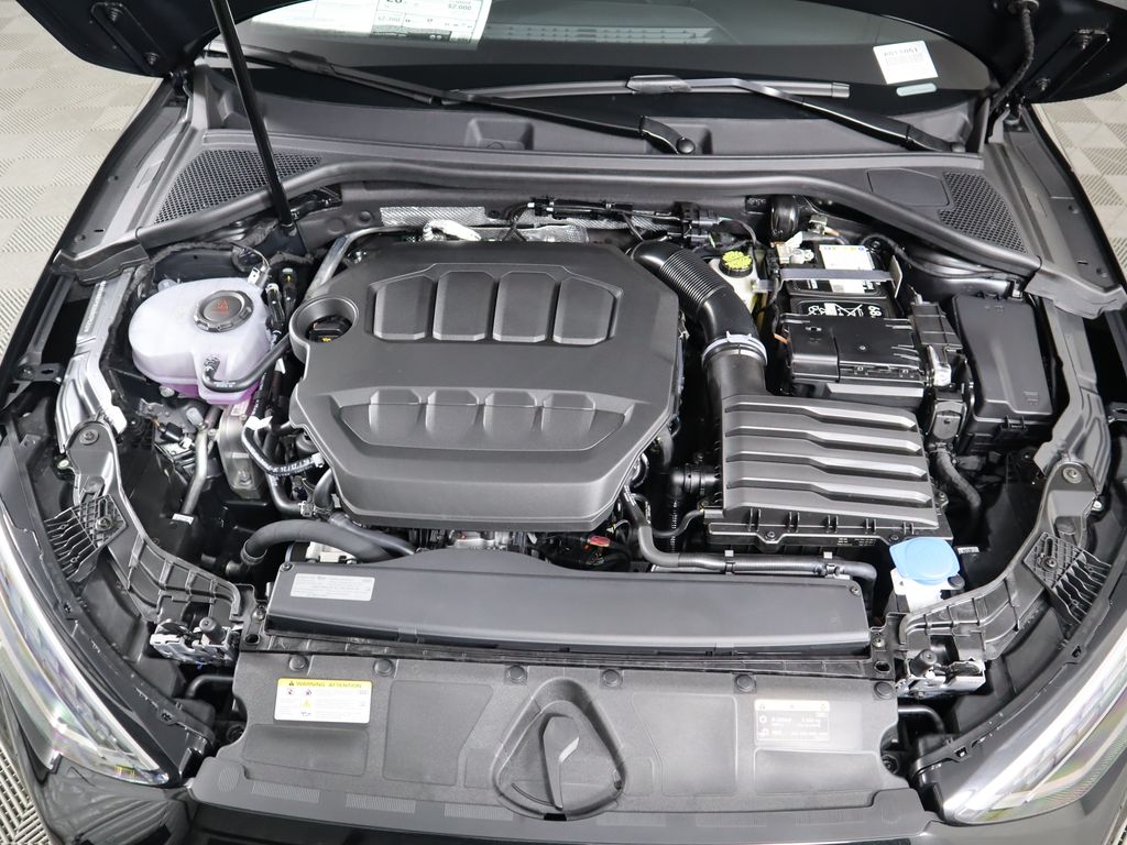 Vehicle image 31 of 34