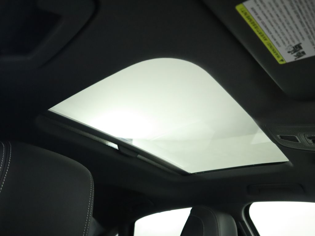 Vehicle image 20 of 34