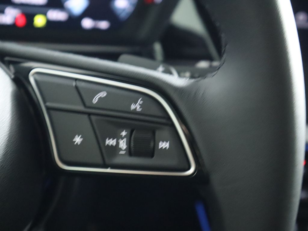 Vehicle image 14 of 34