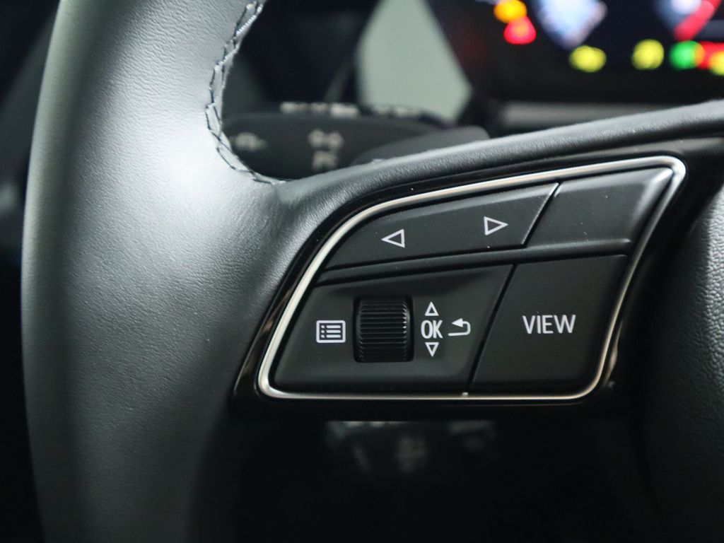 Vehicle image 13 of 34