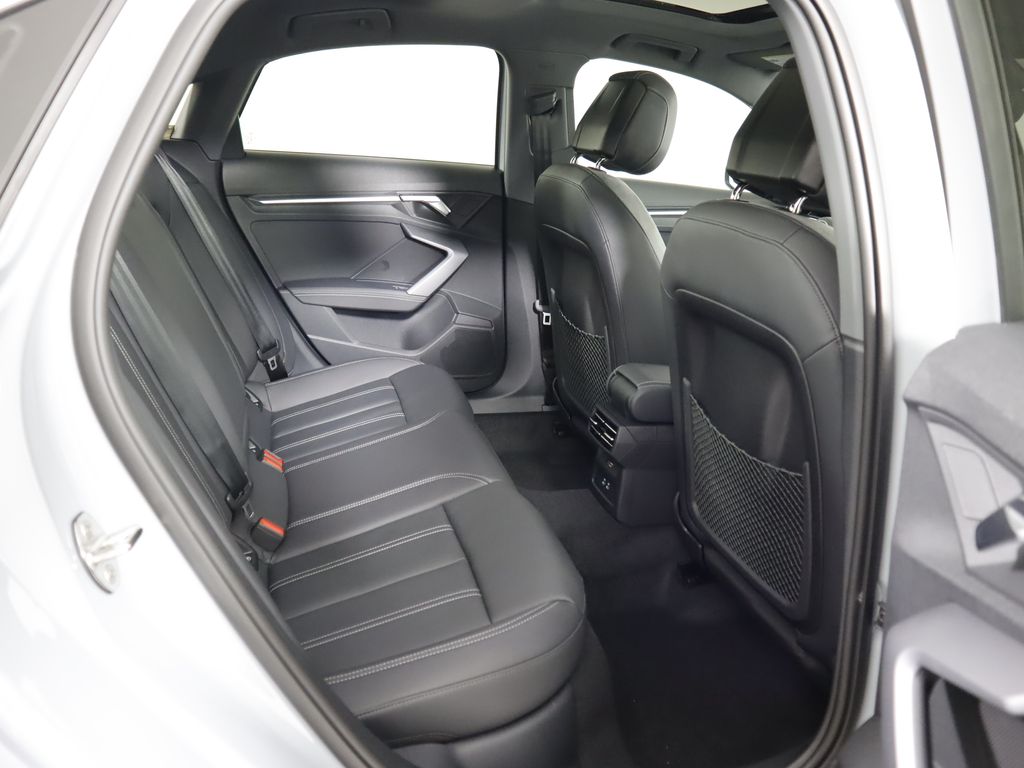 Vehicle image 24 of 34