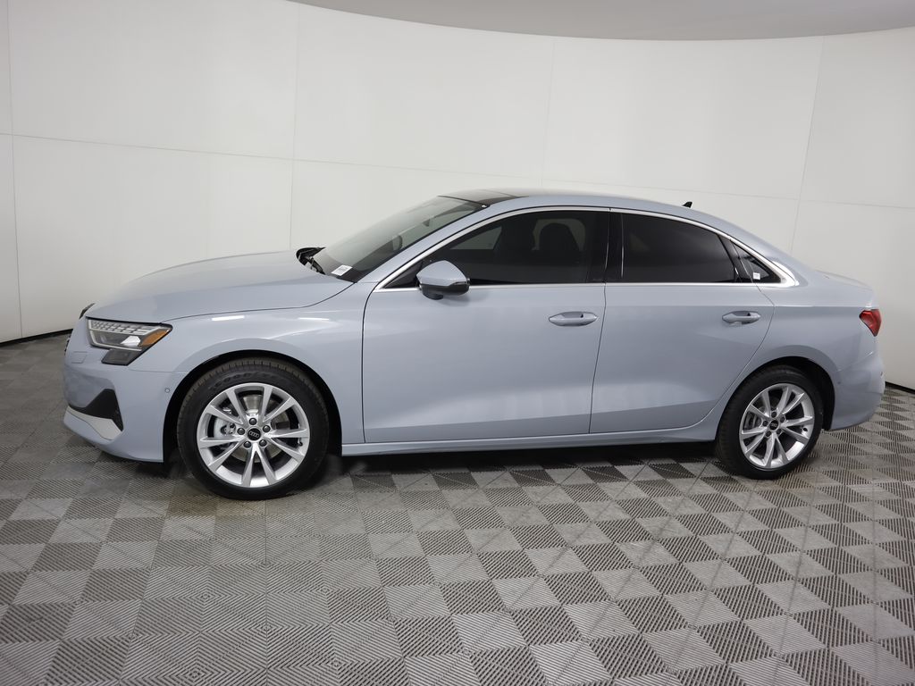 Vehicle image 9 of 34