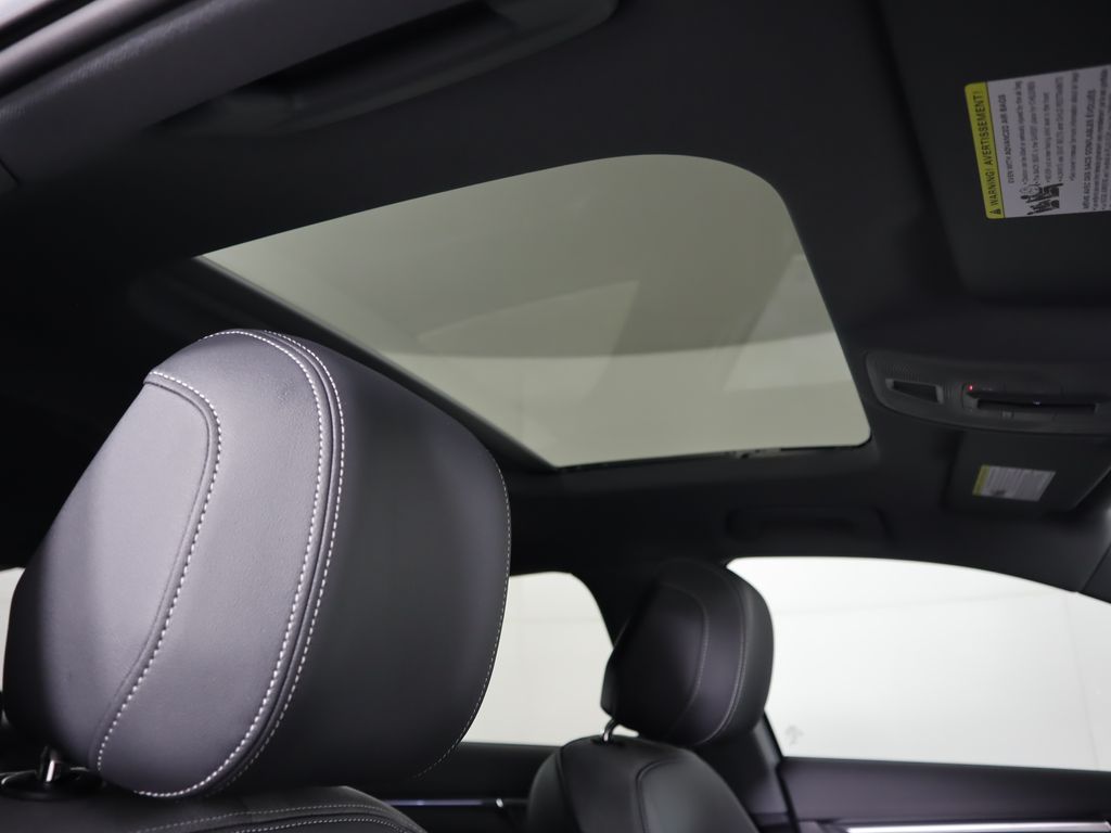 Vehicle image 20 of 34