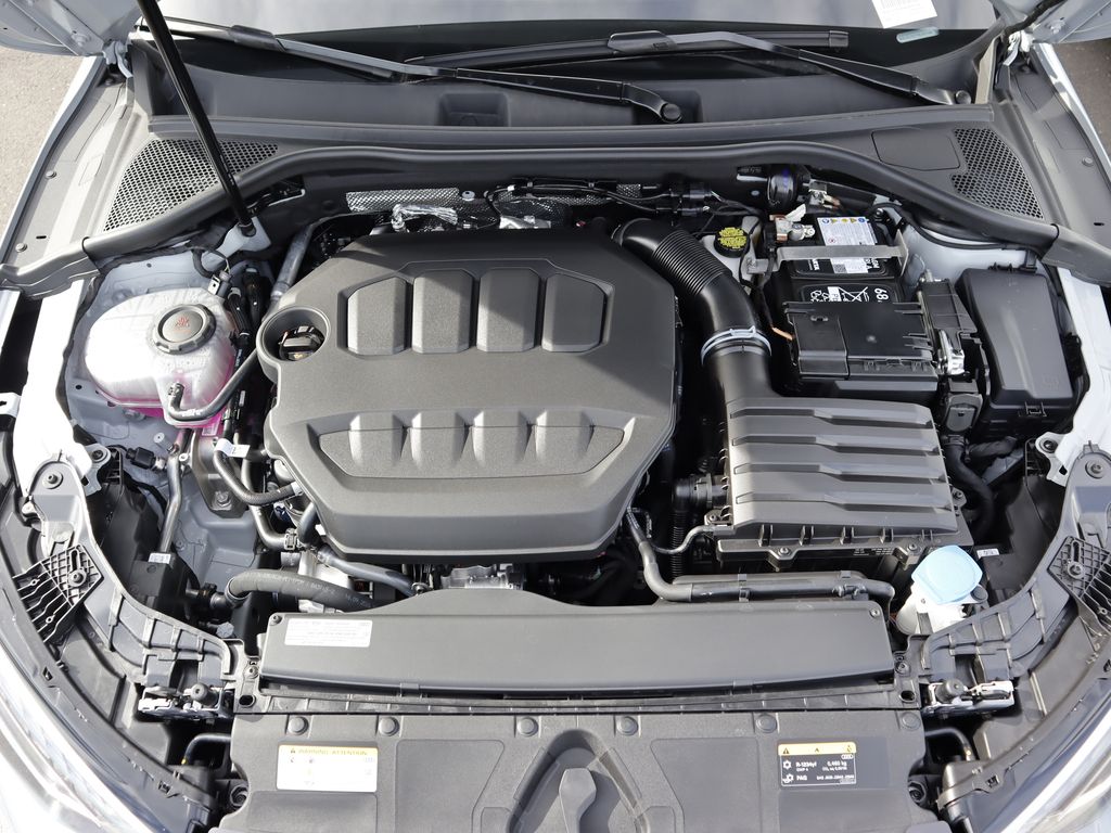 Vehicle image 31 of 34