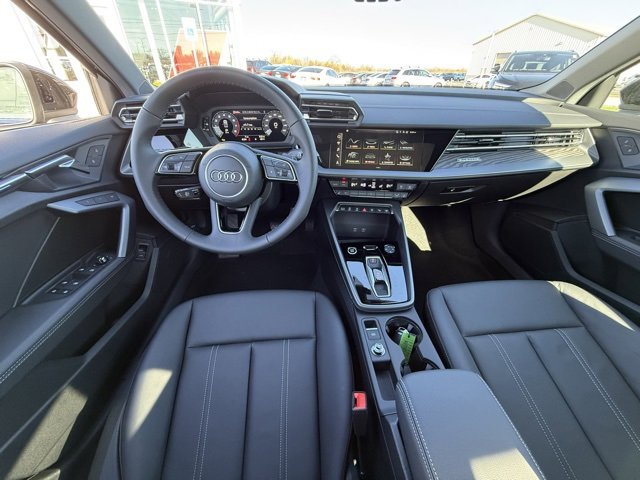 Vehicle image 7 of 27