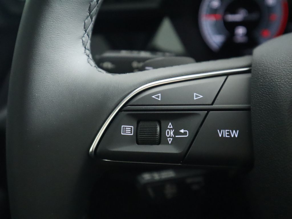 Vehicle image 13 of 34