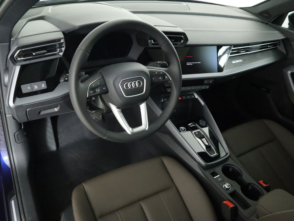 Vehicle image 11 of 34