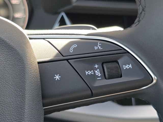 Vehicle image 21 of 43