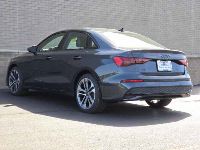Vehicle image 7 of 43