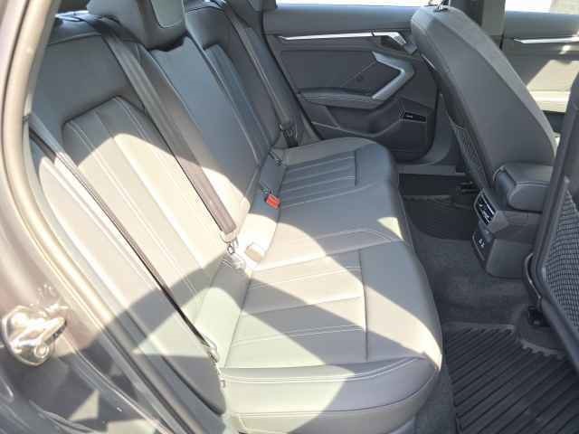 Vehicle image 27 of 43