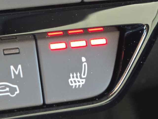 Vehicle image 17 of 43
