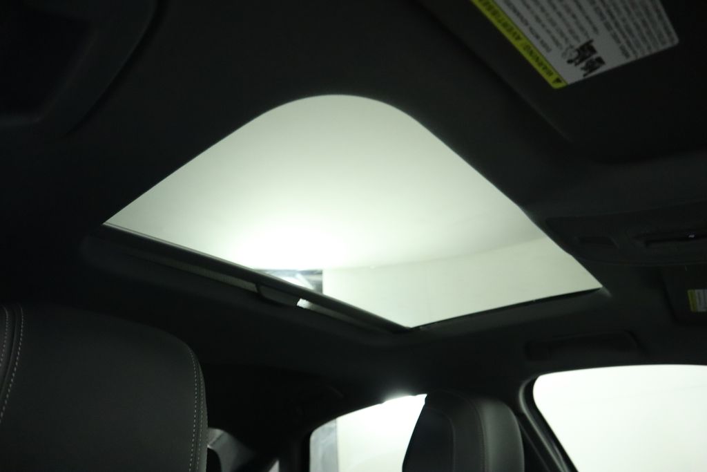 Vehicle image 20 of 34