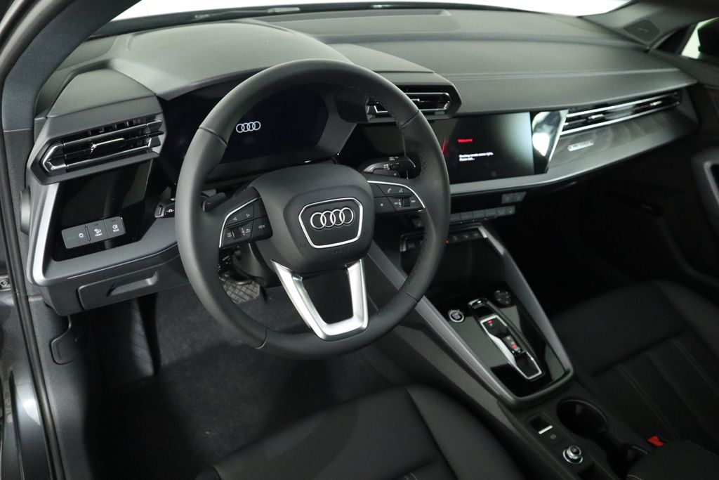 Vehicle image 11 of 34
