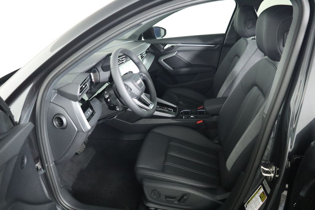 Vehicle image 21 of 34