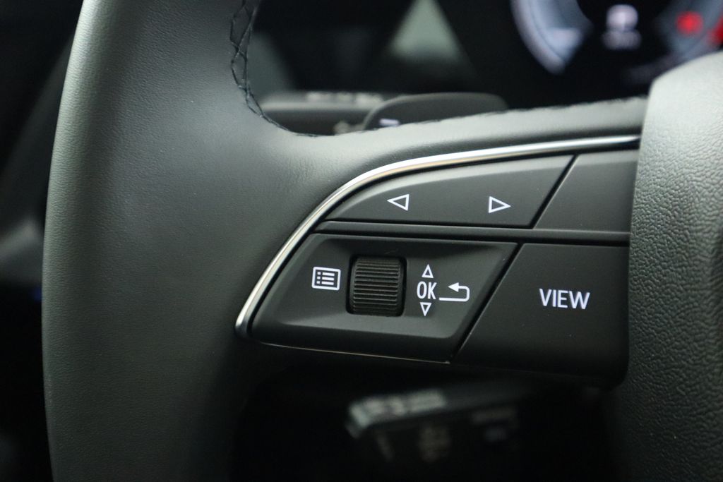 Vehicle image 13 of 34