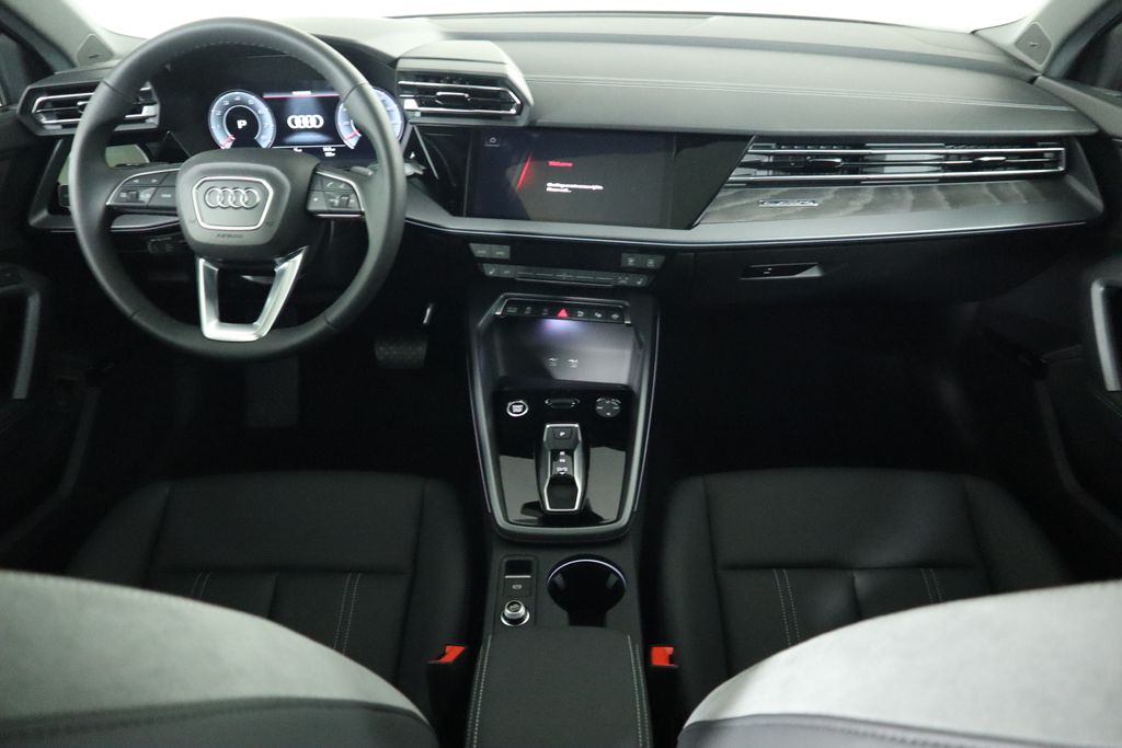 Vehicle image 15 of 34