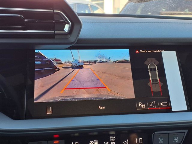 Vehicle image 16 of 21