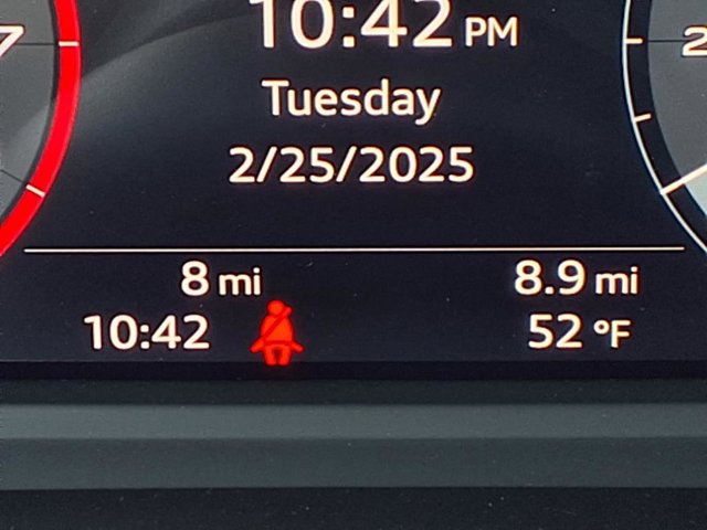 Vehicle image 13 of 21