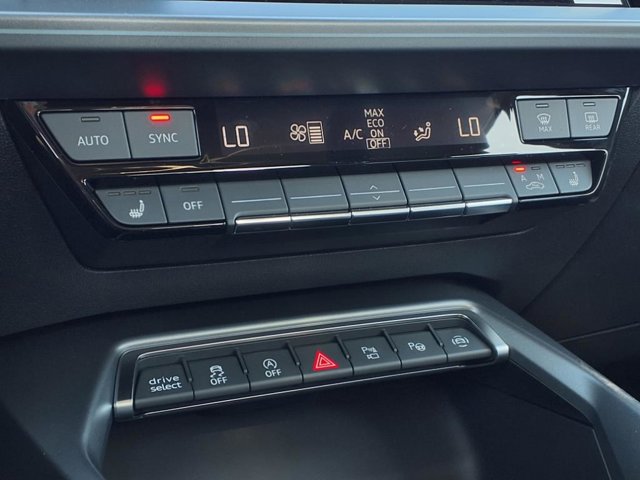 Vehicle image 17 of 21