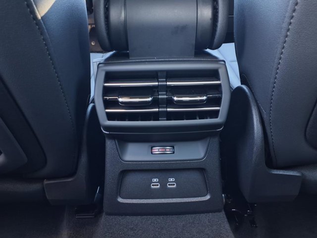 Vehicle image 9 of 21