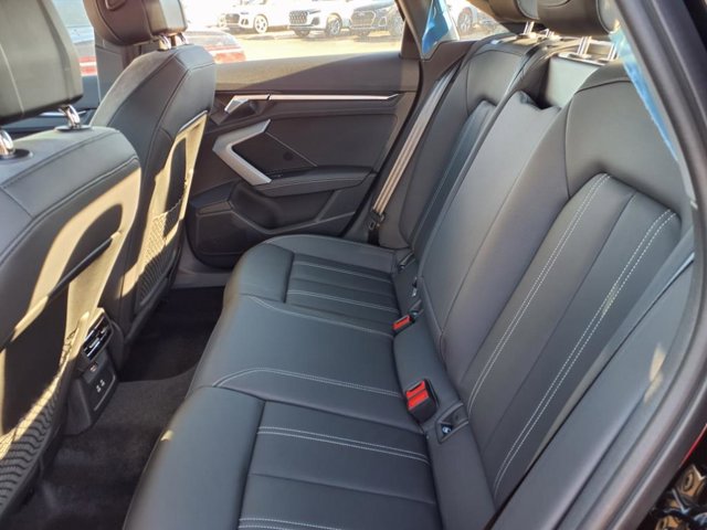 Vehicle image 10 of 21