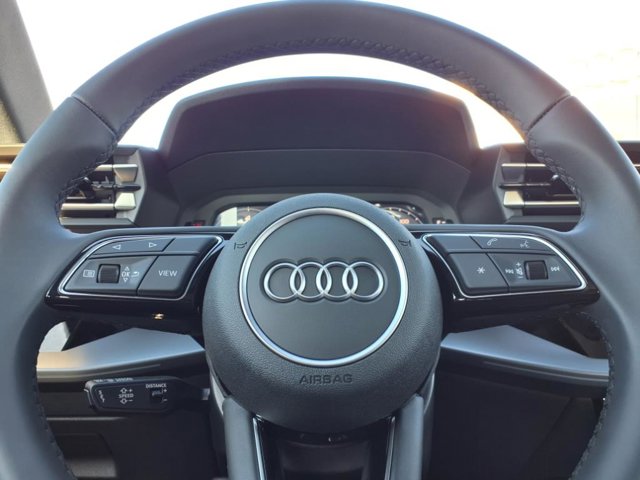 Vehicle image 20 of 21