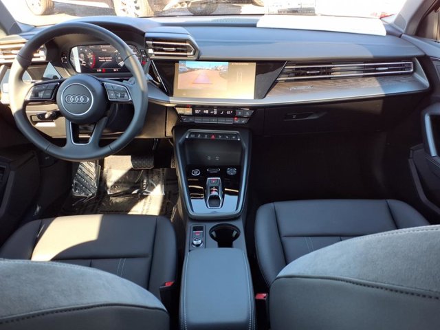 Vehicle image 8 of 20