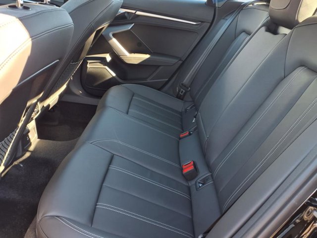 Vehicle image 10 of 20
