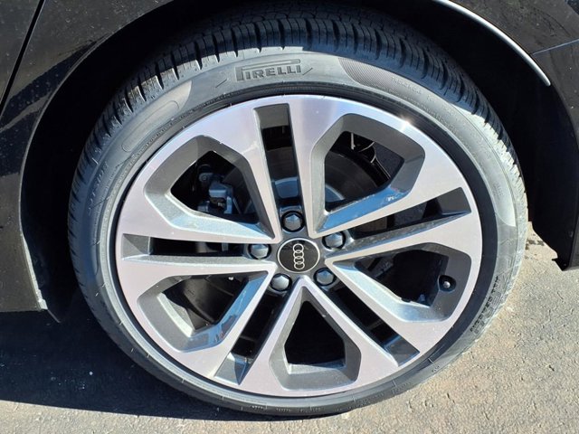 Vehicle image 11 of 20