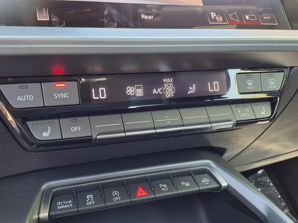 Vehicle image 31 of 34