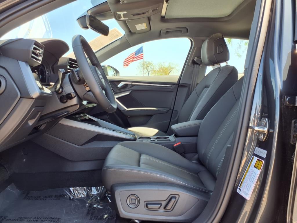 Vehicle image 20 of 34