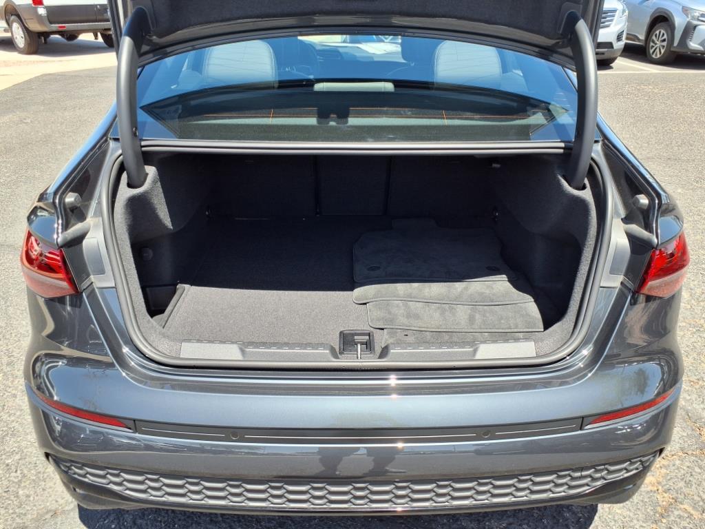 Vehicle image 17 of 34