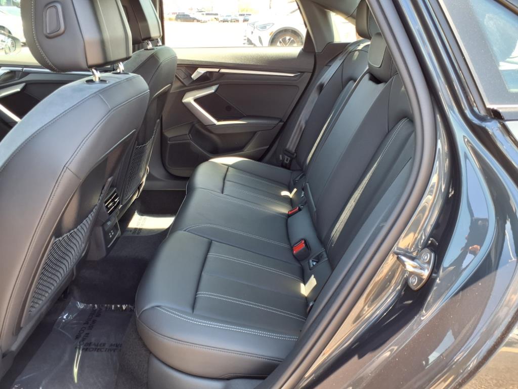 Vehicle image 23 of 34