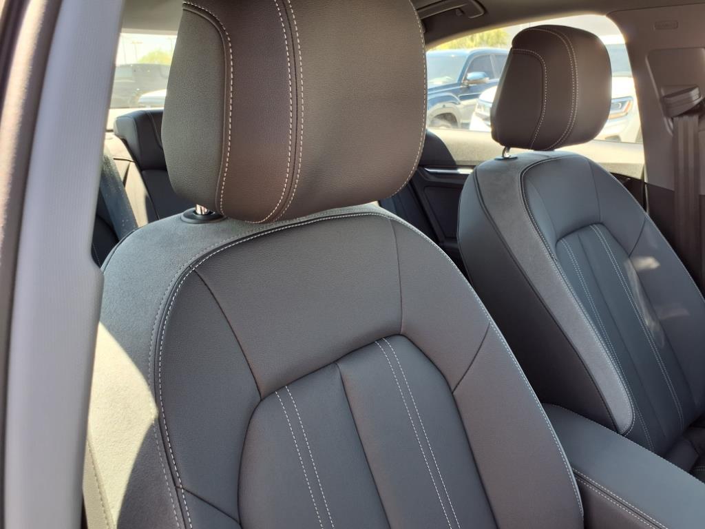 Vehicle image 12 of 34