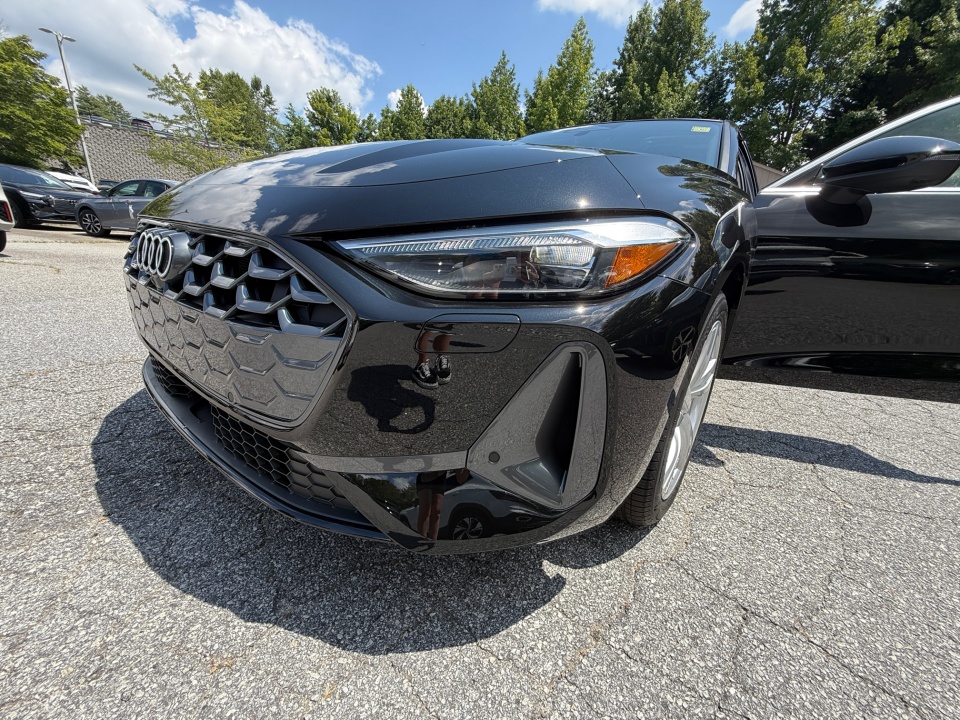 Vehicle image 33 of 35