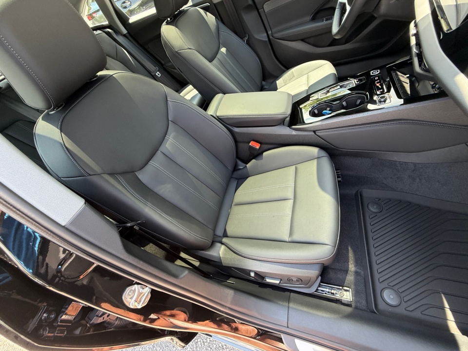 Vehicle image 16 of 35
