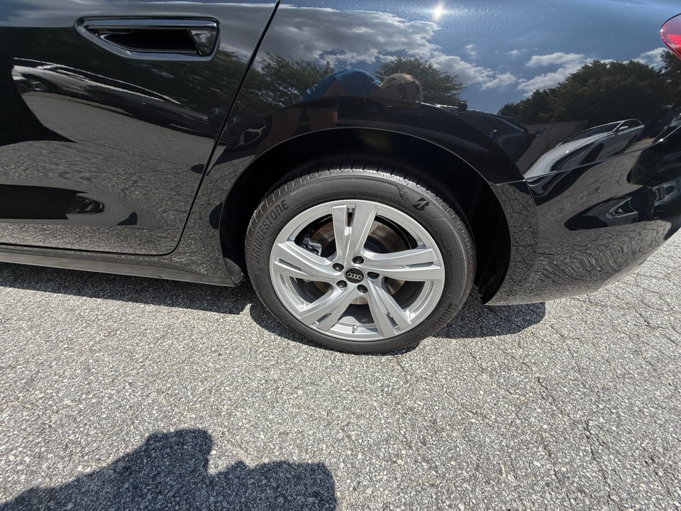 Vehicle image 11 of 35