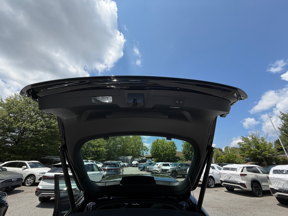 Vehicle image 32 of 35