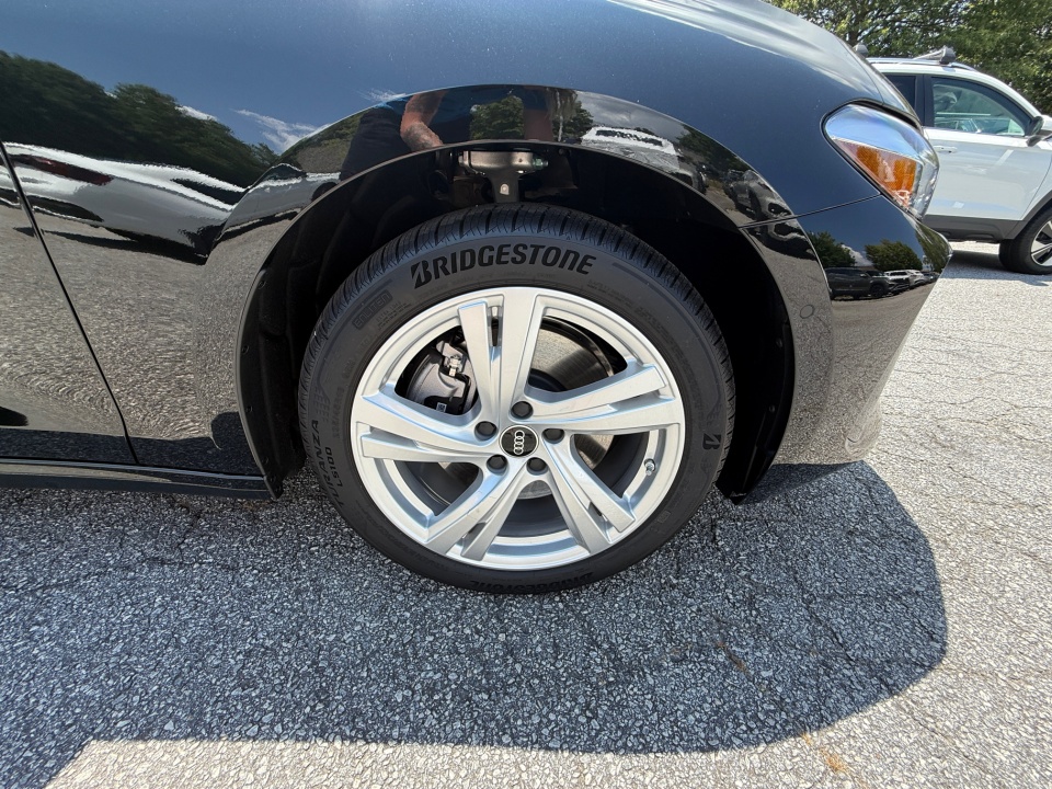 Vehicle image 10 of 35